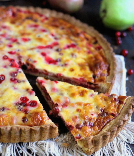 Finnish lingonberry pie