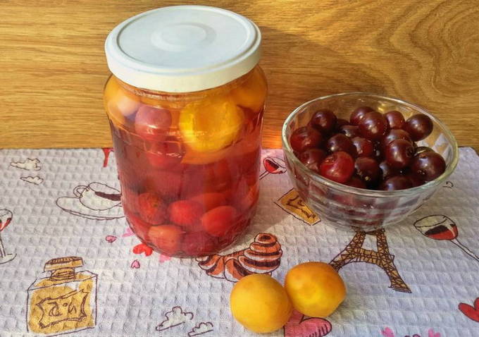 Apricot and cherry compote for 1 liter jar for the winter