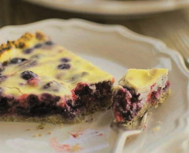 Sandy lingonberry jellied pie