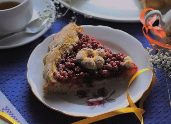 Tarte à la pâte de levure ouverte aux airelles