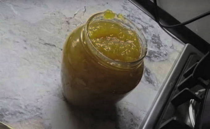 Confiture de pommes dans un multicuiseur Polaris