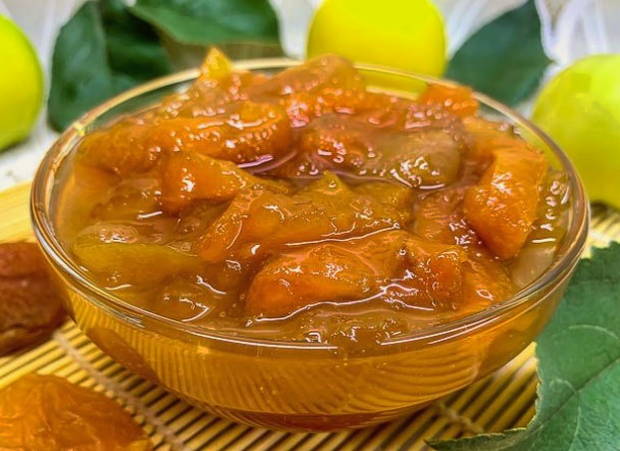 Confiture de Ranetki aux abricots secs