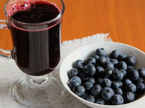 Compote de myrtilles pour l'hiver à l'acide citrique