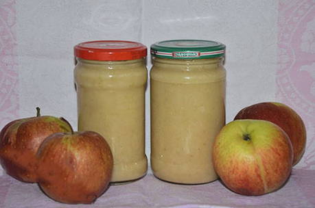 Antonovka apple puree with cream