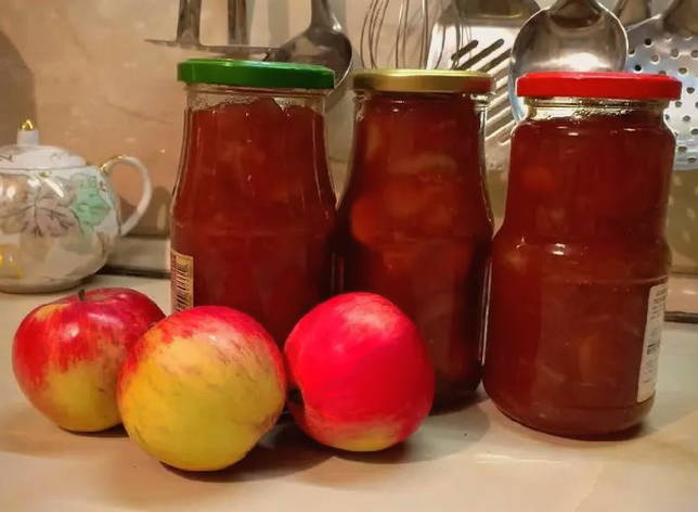 Confiture de pommes à l'orange et au citron