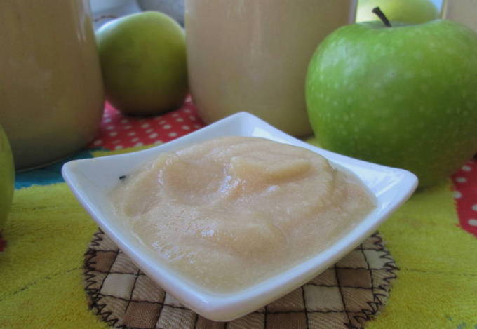 Purée de pommes Tendresse au lait concentré pour l'hiver