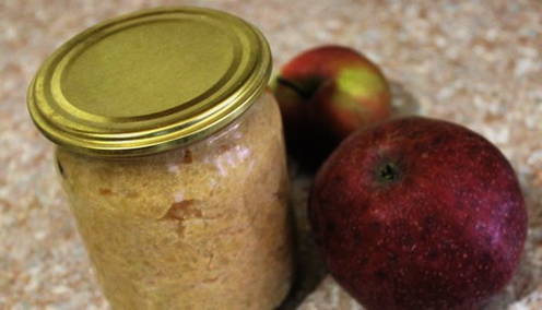 Compote de pommes au lait concentré Nezhenka pour l'hiver