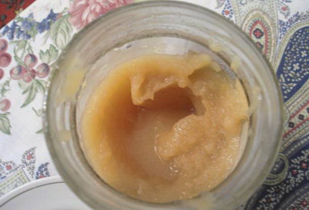 Compote de pommes pour bébé sans sucre pour l'hiver