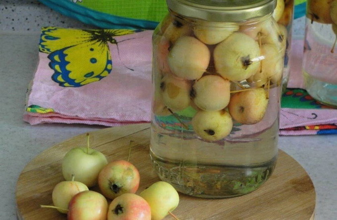 Compote de Ranetki en pot de 2 litres sans stérilisation