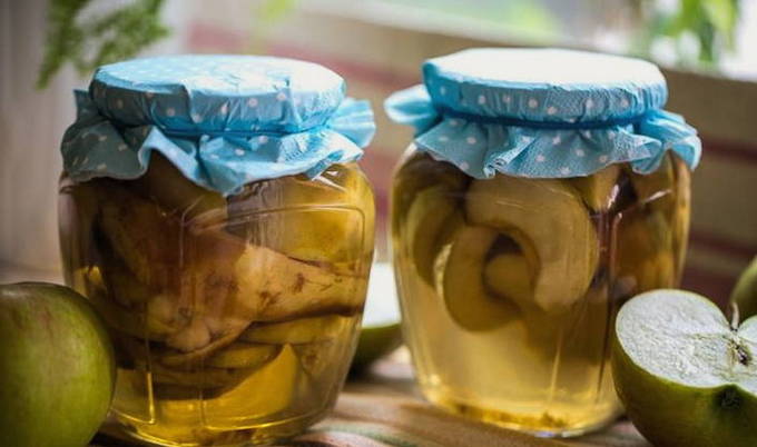 Apple and pear compote in a 2-liter jar for the winter