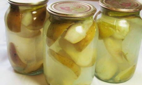 Pear compote with citric acid in a 2 liter jar for the winter