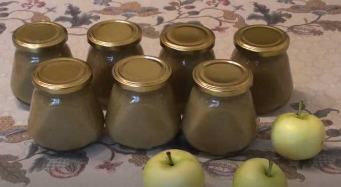 Compote de pommes à la cannelle pour l'hiver