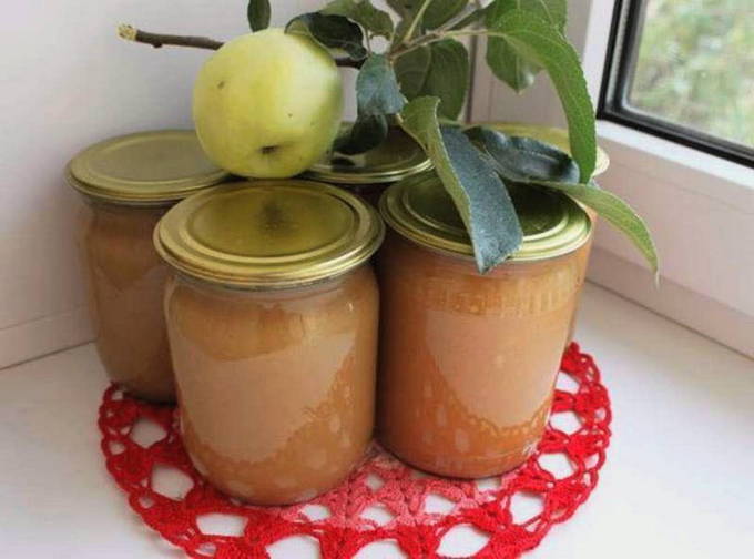 Compote de pommes sans stérilisation pour l'hiver