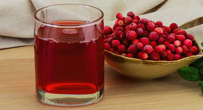 Compote d'airelles en pot de 2 litres pour l'hiver