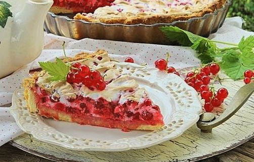 Tarte aux groseilles et meringuée