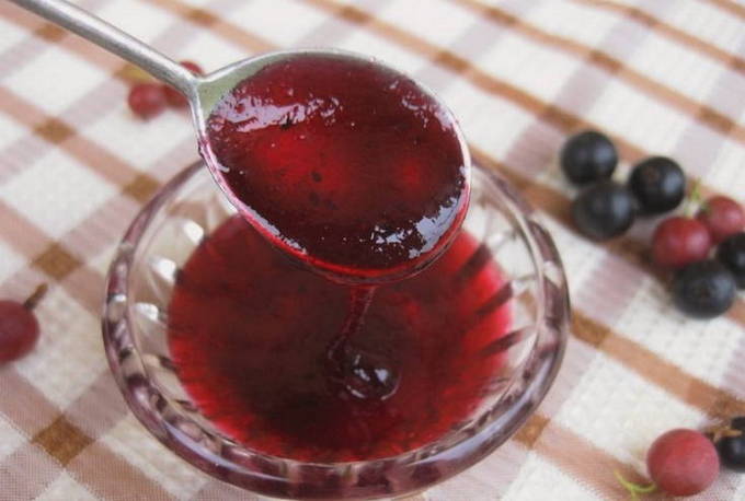 Gelée de cassis et groseille pour l'hiver