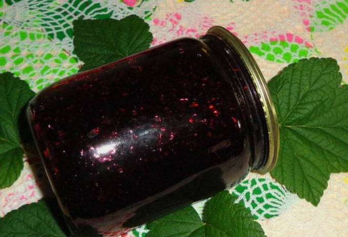 Confiture de cassis et groseilles pour l'hiver