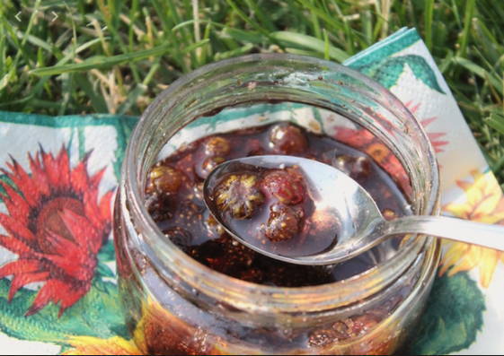 Strawberry jam with stalks