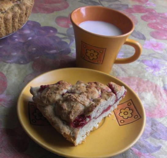 Grated raspberry pie