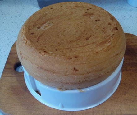 Sponge cake in Philips multicooker