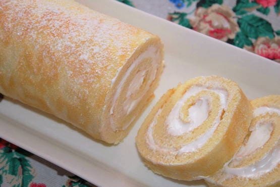 Sponge roll with protein cream