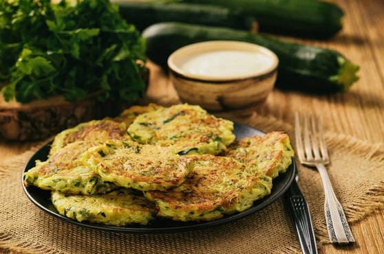 Diet zucchini pancakes in the oven