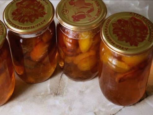 Plum jam without water